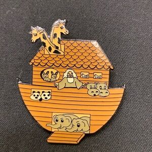 Noah’s ark pin